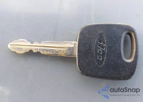 2004 Ford Escape Xlt from USA, damaged, VIN 1FMCU93154KB52307